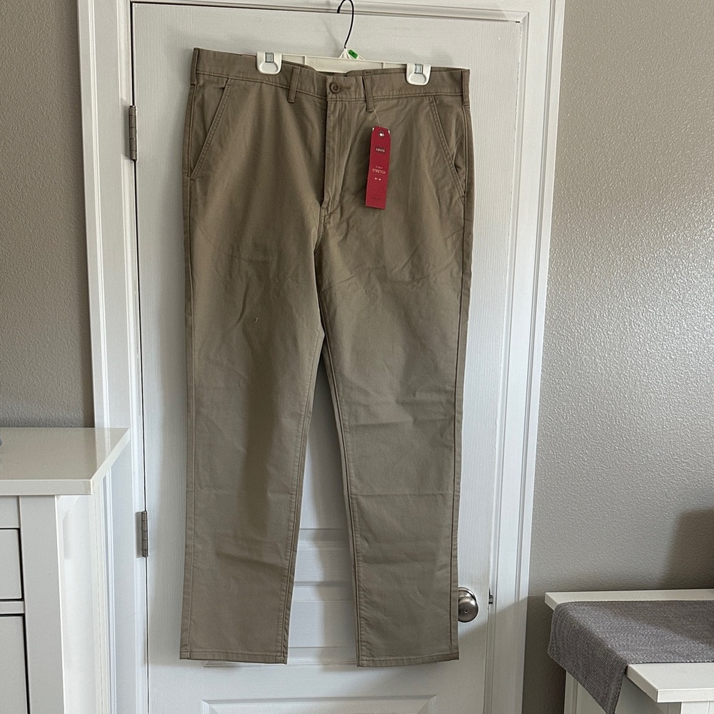 Levi straight chino 38x34